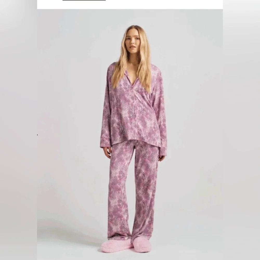 SKIMS - BEST SELLER! Bloom Mini Multi Animal Pajama Set - Picture 5 of 11